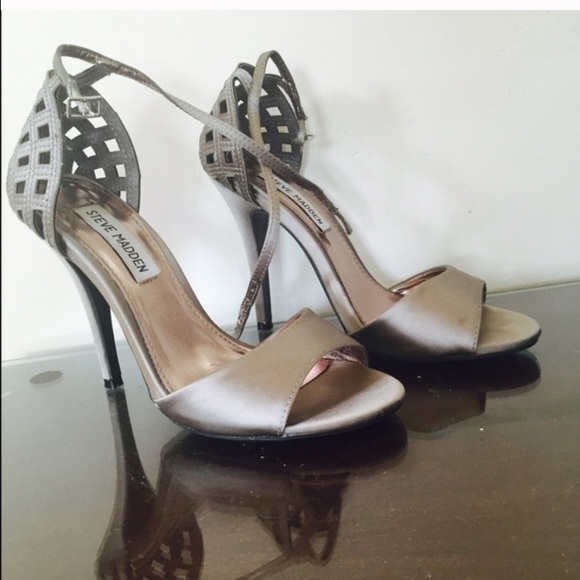 Steve Madden silver strappy heels size 7