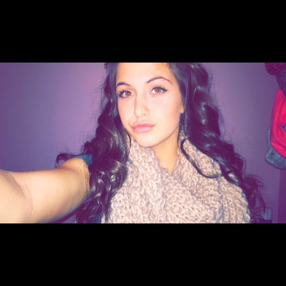 Meet your Posher, Jayde