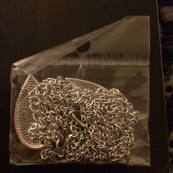 Hilarious novelty bff necklace LAST ONE - Picture 3 of 3