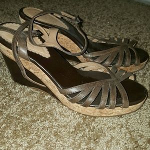 Brown wedges