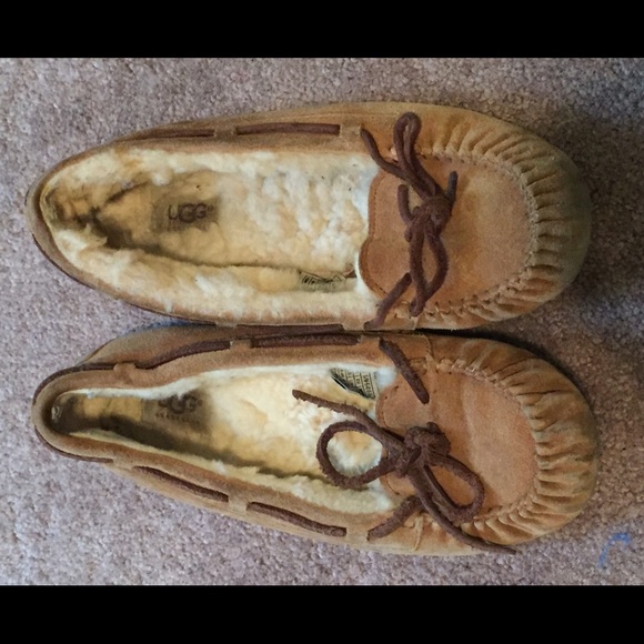 Authentic UGG Dakota Moccasins Size 8