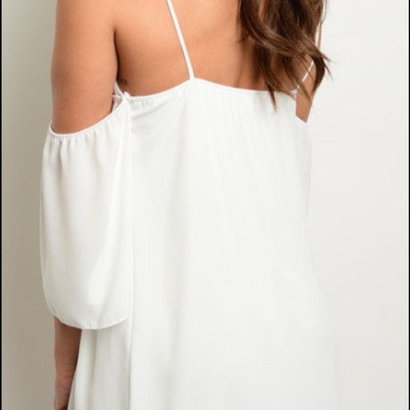 White off the shoulder dress with necklace - Picture 2 of 4
