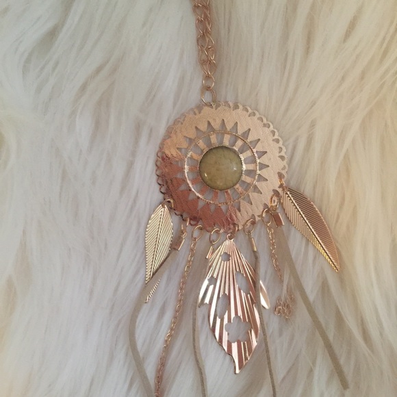 White off the shoulder dress with necklace - Picture 3 of 4