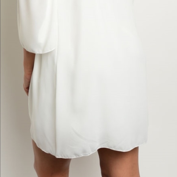 White off the shoulder dress with necklace - Picture 4 of 4