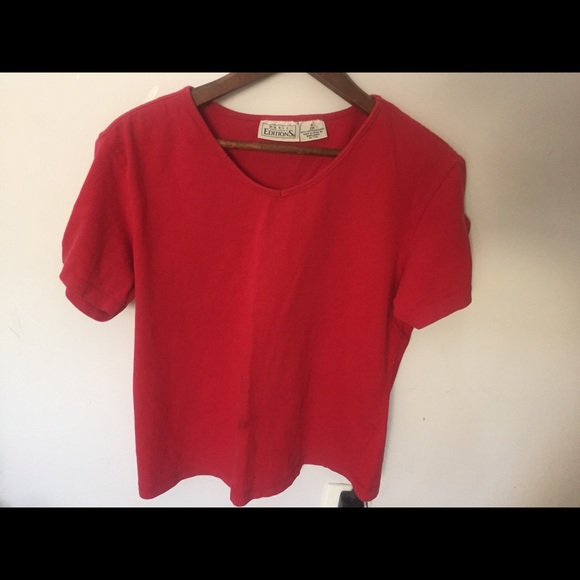 Plain red tee