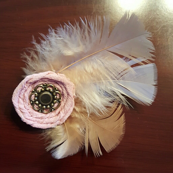 Feather bow