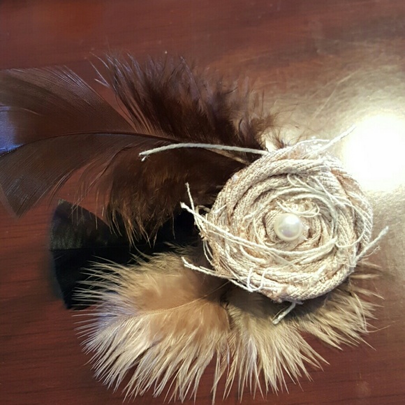 Feather bow