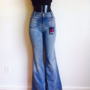 🌸🆕F21 high rise bell bottoms🌺