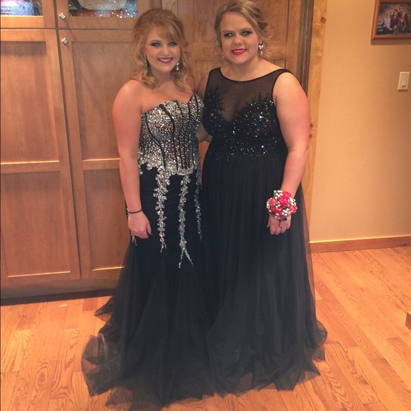 Black prom dress