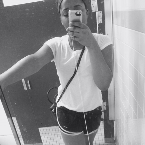 Meet your Posher, Asya