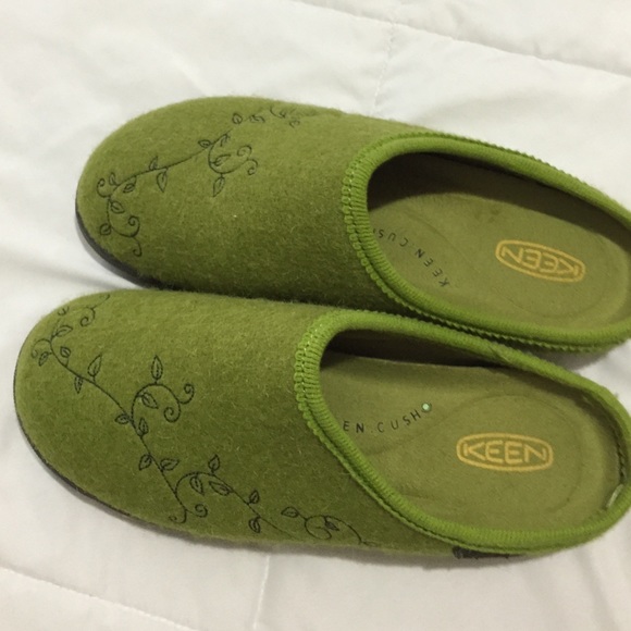 Green wool keen clogs