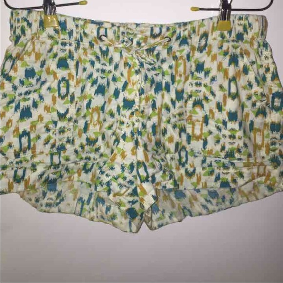Fun printed loose fitting shorts - Picture 1 of 3