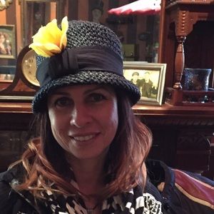 Meet your Posher, Connie