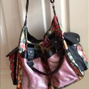 It's awesome Desigual Bag! Use only couple time.