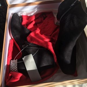 Christian Louboutin gloria Booty size 39