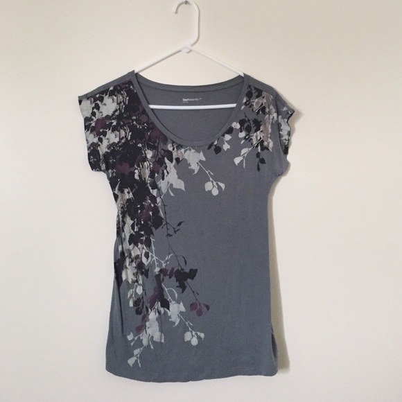 Super Comfy Gap Maternity Shirt