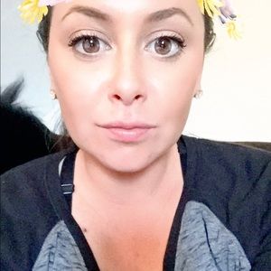 Meet your Posher, Alexis