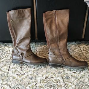 Brand new Baretraps brown boots