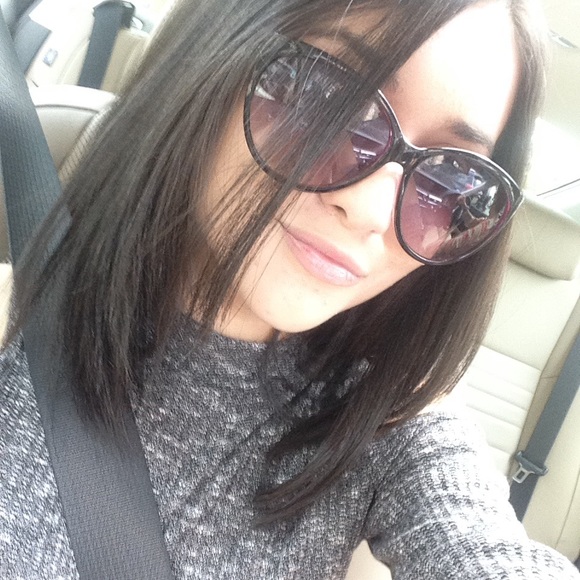 hi & welcome to my posh mark! - Picture 2 of 2