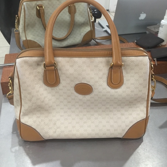 Vintage Gucci cross body purse