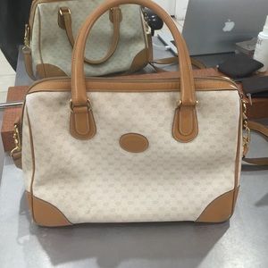 Vintage Gucci cross body purse