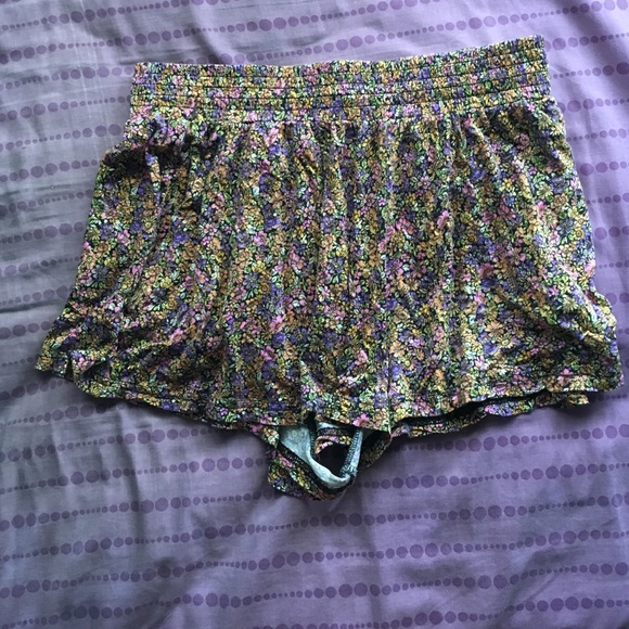 Flowy floral shorts