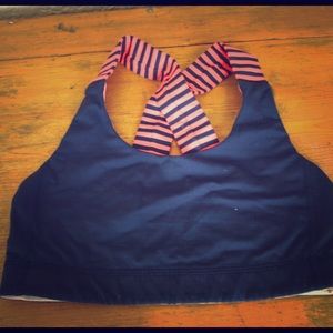 Lululemon crossover bra: great condition!