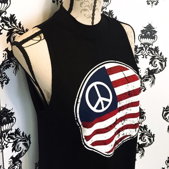 🍀 NEW! Super Cute Peace Sign Tank! - Picture 2 of 3