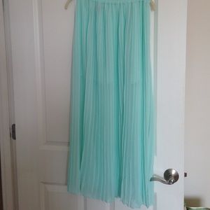 Victoria's Secret Medium Flowy Maxi Skirt