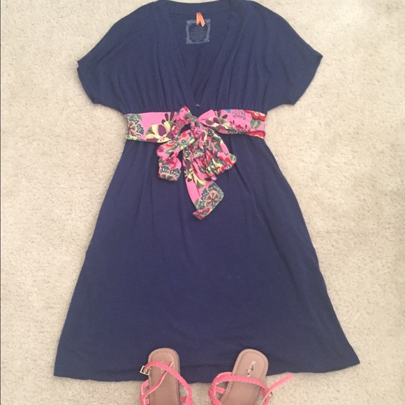 Anthropologie Dresses & Skirts - Anthropologie dress with pockets and waist tie
