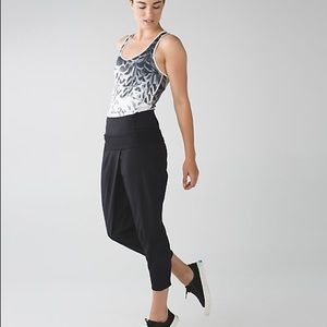 Lululemon Dance To Yoga Pant size 8