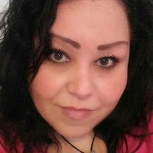 Meet your Posher, Damaris