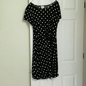 Maternity dress, it's gorgeous on!