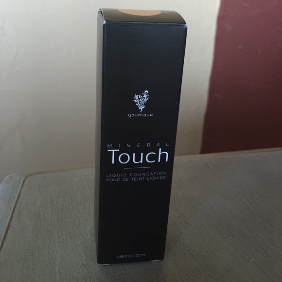 Younique mineral touch foundation