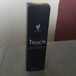 Younique mineral touch foundation