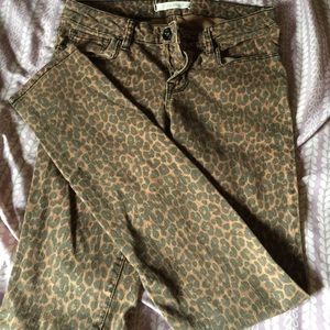 Bullhead skinny animal print jeans