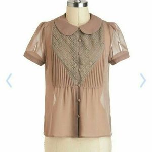 Peter pan collar blouse