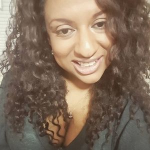 Meet your Posher, Mae