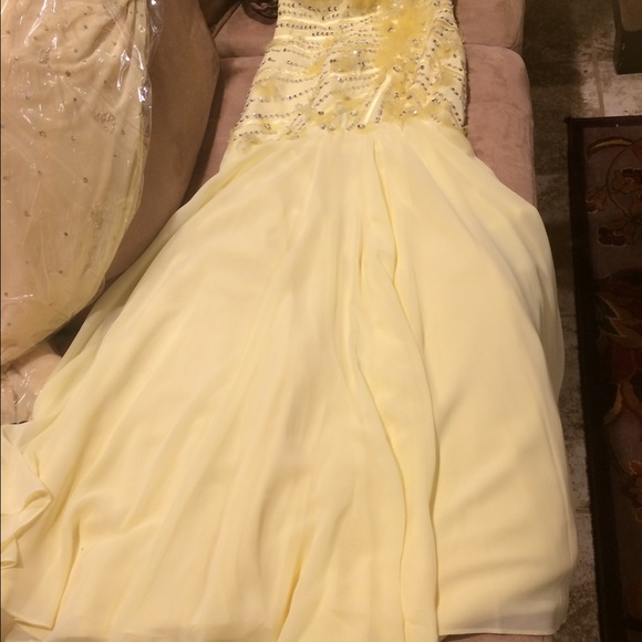 Prom dress - Picture 6 of 8