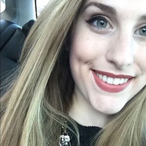 Meet your Posher, Alyssa