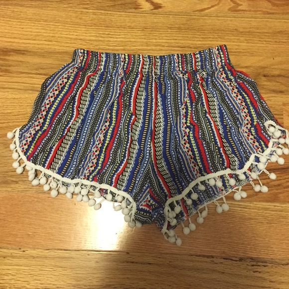 Pom Pom shorts - Picture 3 of 3