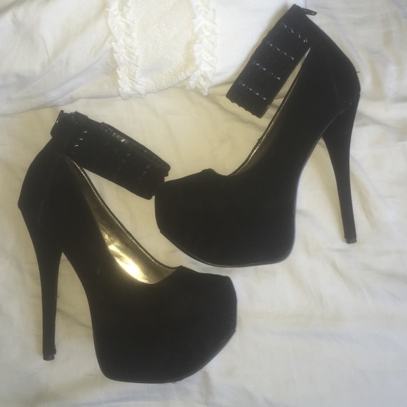 sexy pair of heels that I have only worn 2 times.