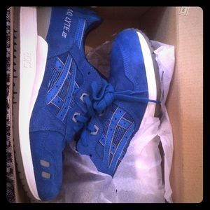 BRAND NEW NEVER WORN ASICS Gel-Lyte III in blue!