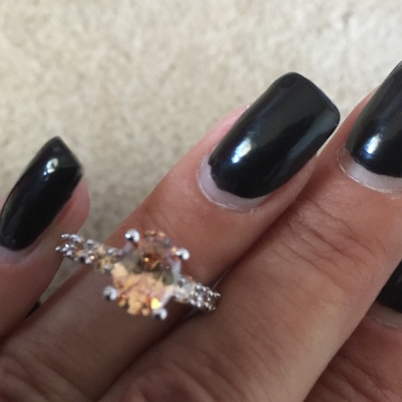 ❤️Citrine and CZ ring. Size 8!