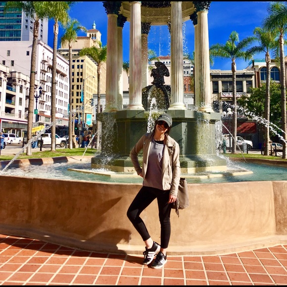 Meet your Posher, Kaitlyn - Picture 2 of 4