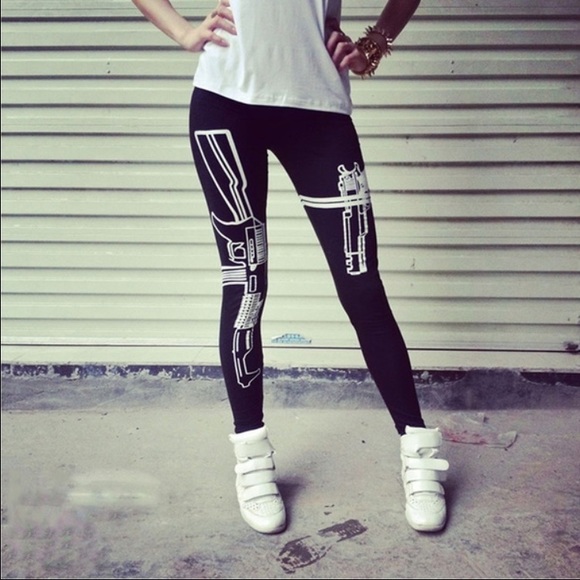 Graphic leggings