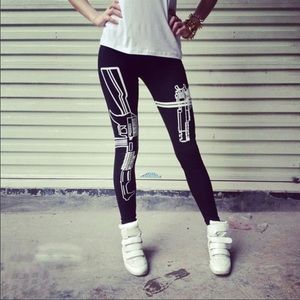 Graphic leggings