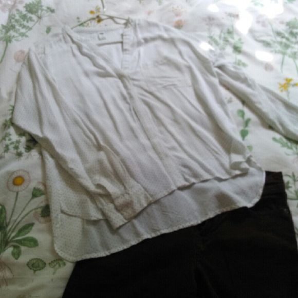 Old Navy polka dot long sleeve blouse - Picture 1 of 3