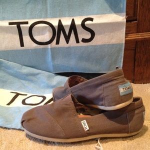 Tom Shoes Dark Gray Canvas size 8