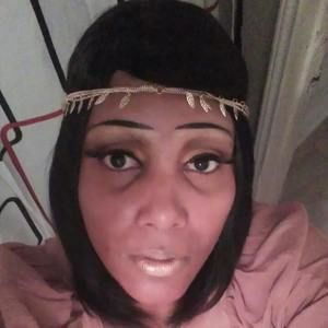 Meet your Posher, Tee